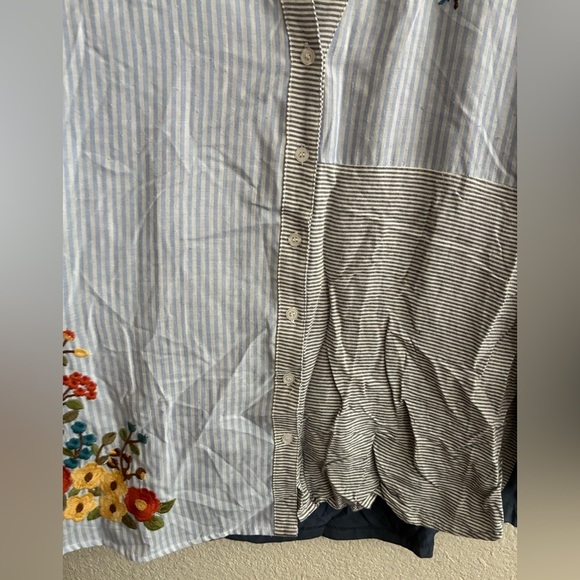 Mystree Blue Striped Floral Embroidered Button Down Shirt M - Picture 8 of 15